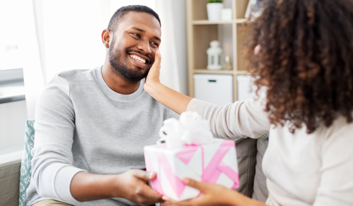 Is it ok to give a wallet as a gift